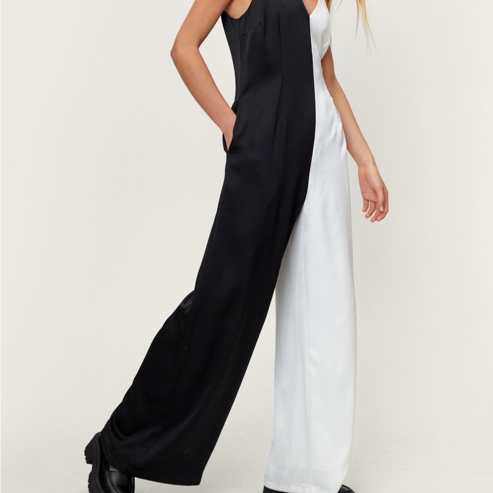 Nasty Gal Black and White Wide-Leg Jumpsuit- US 4 NWT